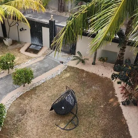 Number 7, 2Nd Floor, Pebble Bay Apartments With Garden View Grand Baie Exterior photo