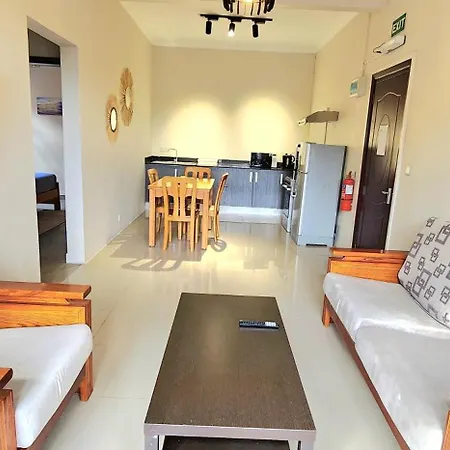 Number 7, 2Nd Floor, Pebble Bay Apartments With Garden View Grand Baie Exterior photo