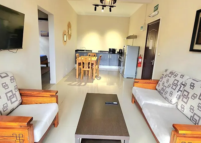 Number 7, 2Nd Floor, Pebble Bay Apartments With Garden View