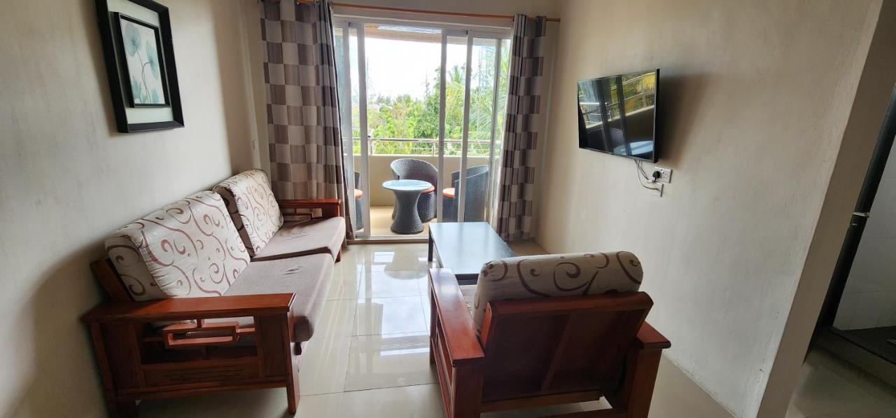 Number 7, 2nd Floor, Pebble Bay With Garden View Apartment *