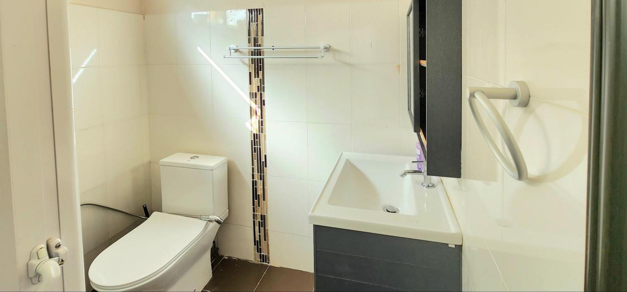 Number 7, 2nd Floor, Pebble Bay With Garden View Apartment