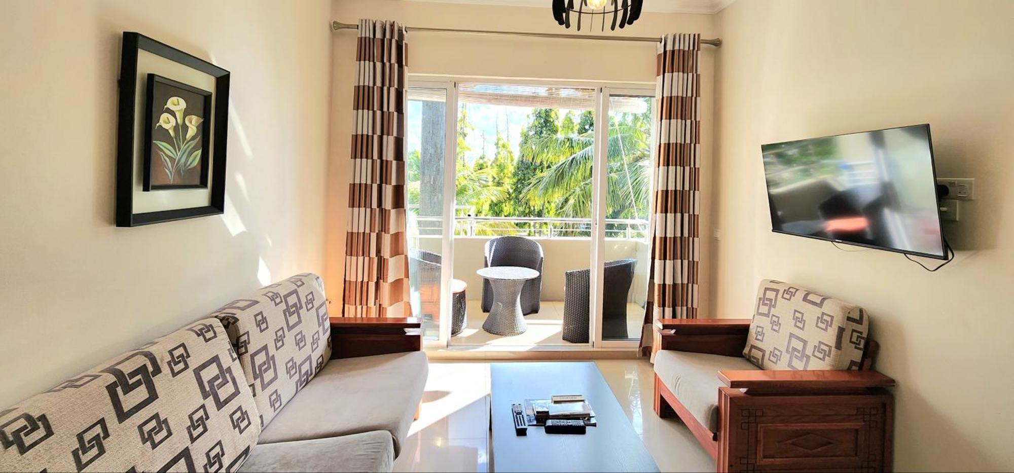 Number 7, 2nd Floor, Pebble Bay With Garden View Apartment *